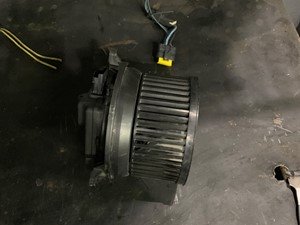 P-1557 - Image 3