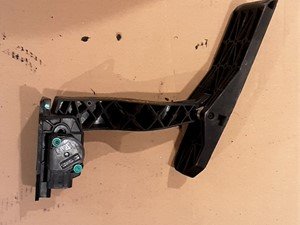 P-1537 - Image 3