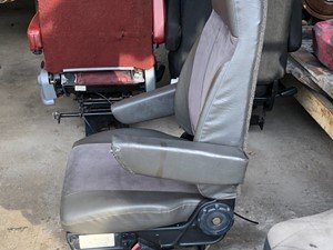 P-2810 - Image 3
