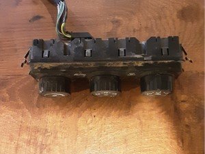 P-6895 - Image 2