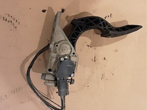 P-1549 - Image 4