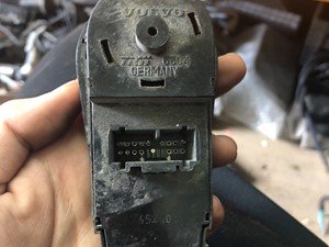 P-1564 - Image 4